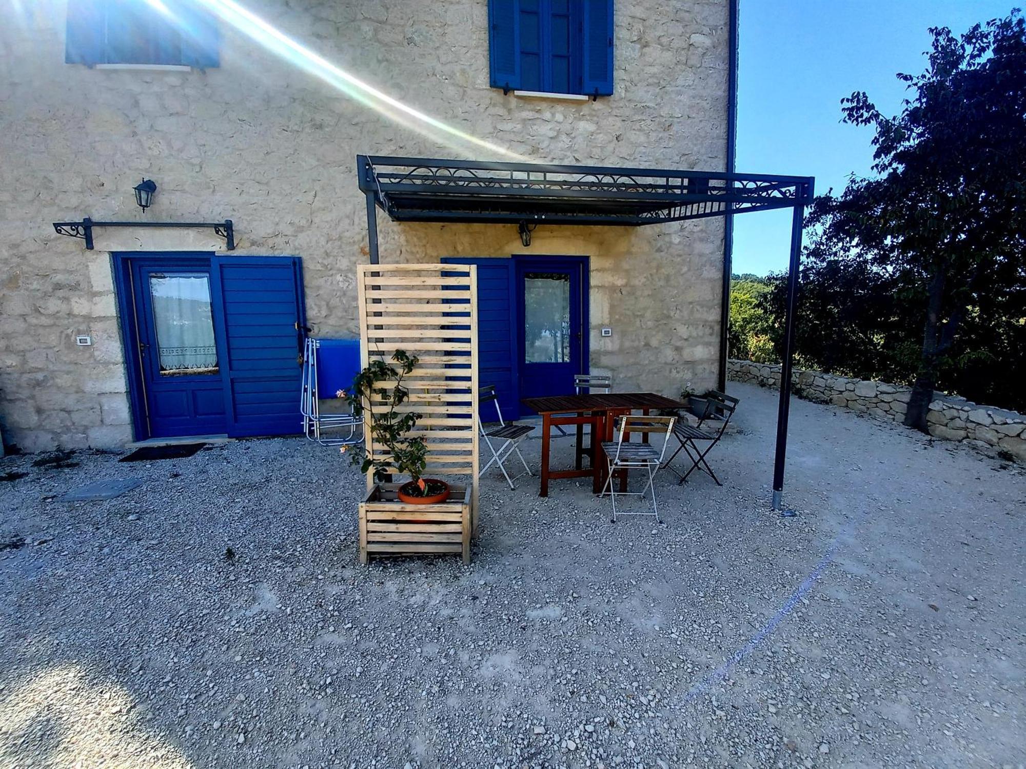 אבטג'ו La Casa Dalle Finestre Blu מראה חיצוני תמונה